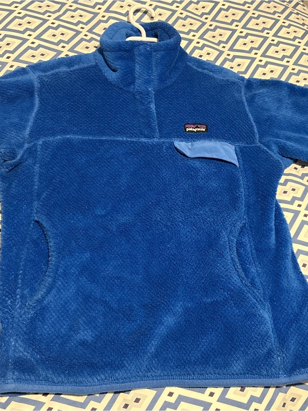Patagonia women’s electric blue button-up fleece